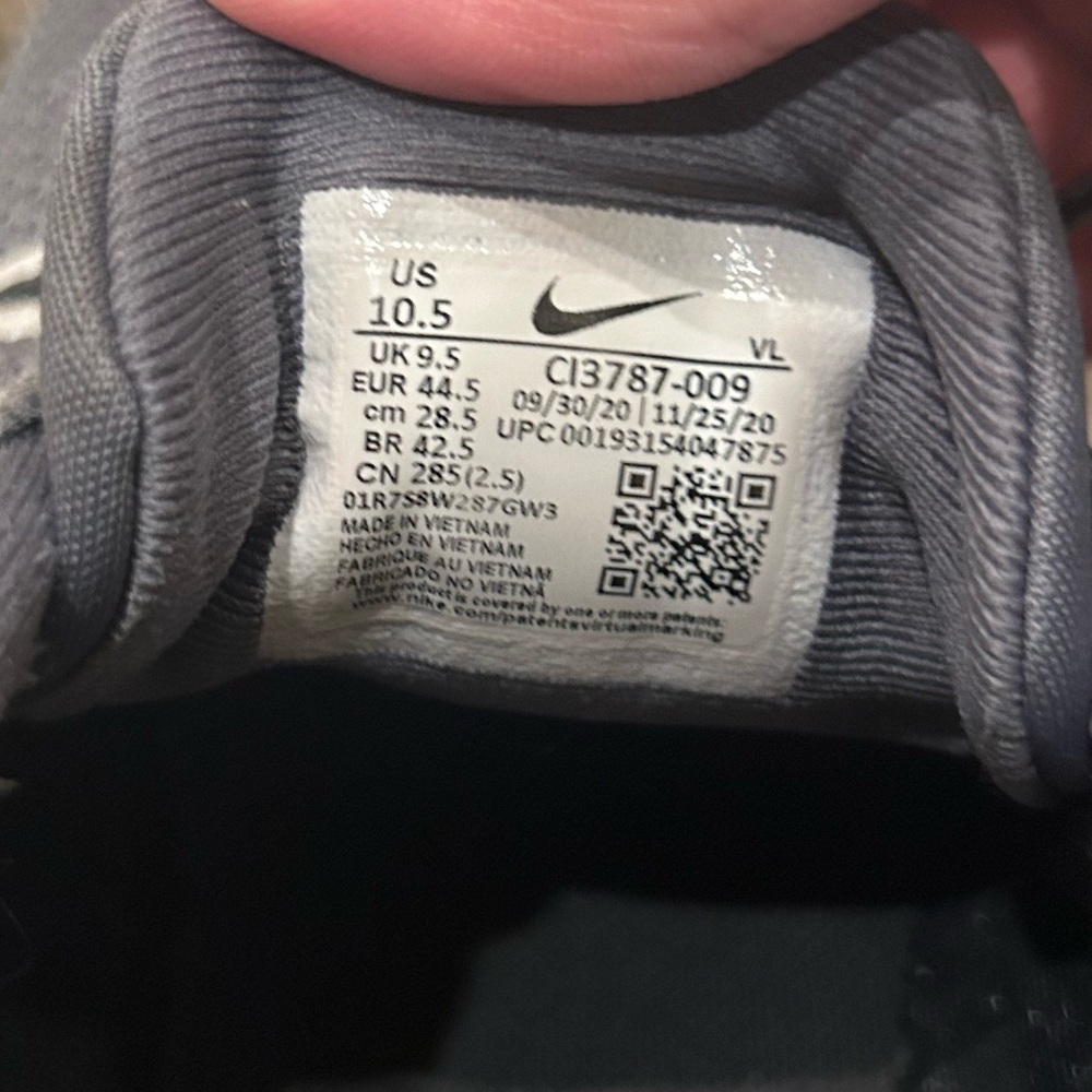 Nike Quest Running Shoes - Picture 5 of 5